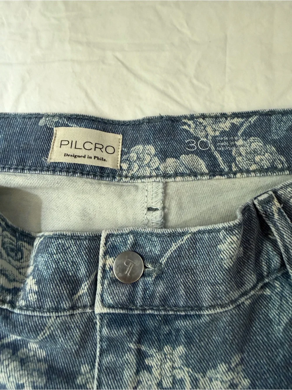 PILCRO The Leon Double Hem High-Rise Wide-Leg Cuffed Jeans Floral 30 - Picture 8 of 15